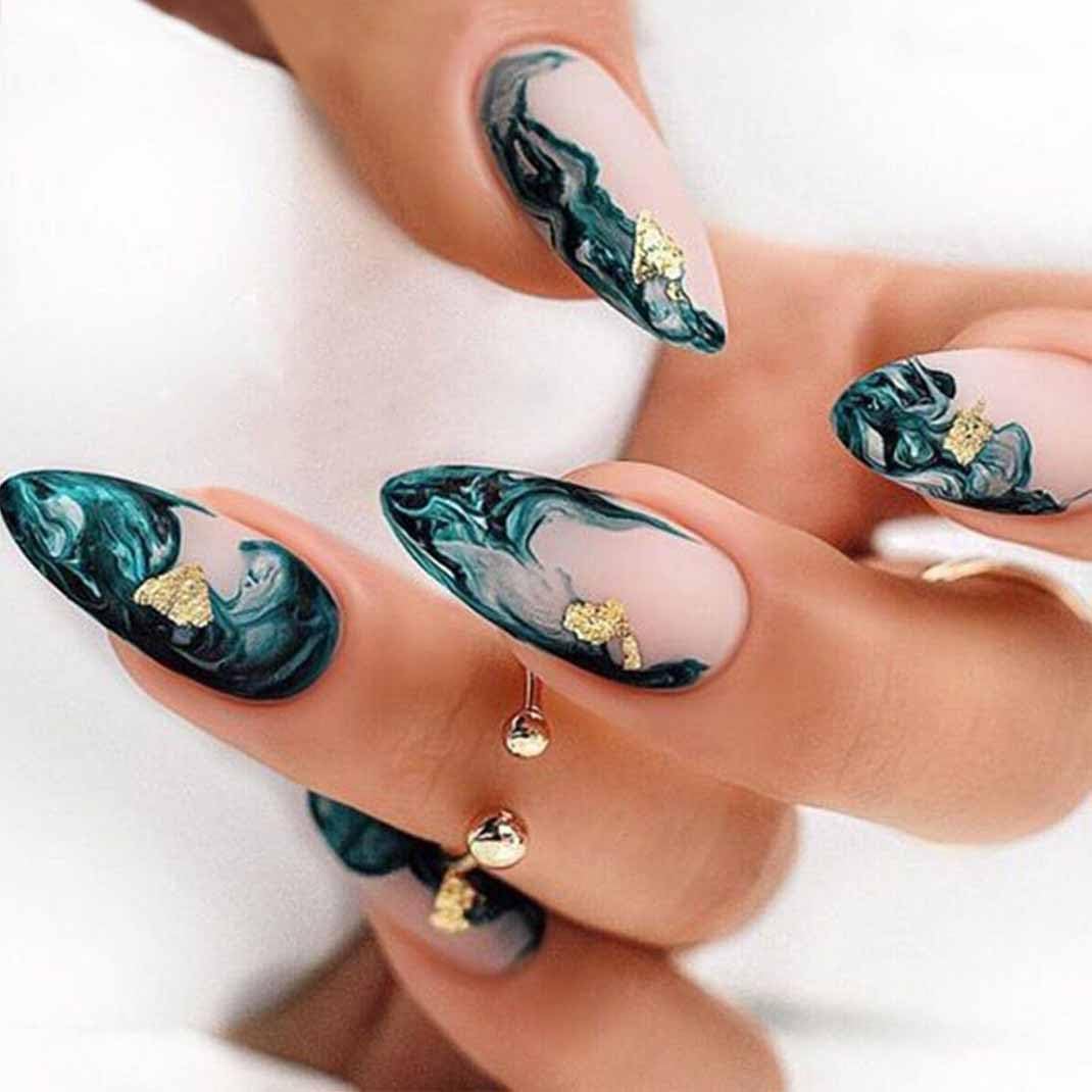 Uñas con efecto mármol
