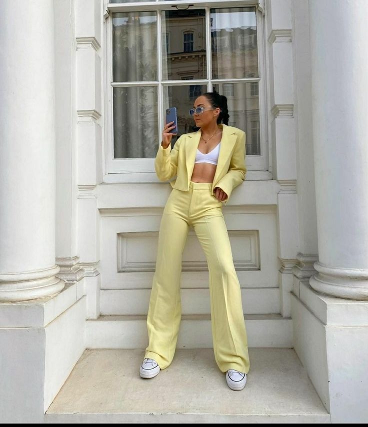Outfit amarillo