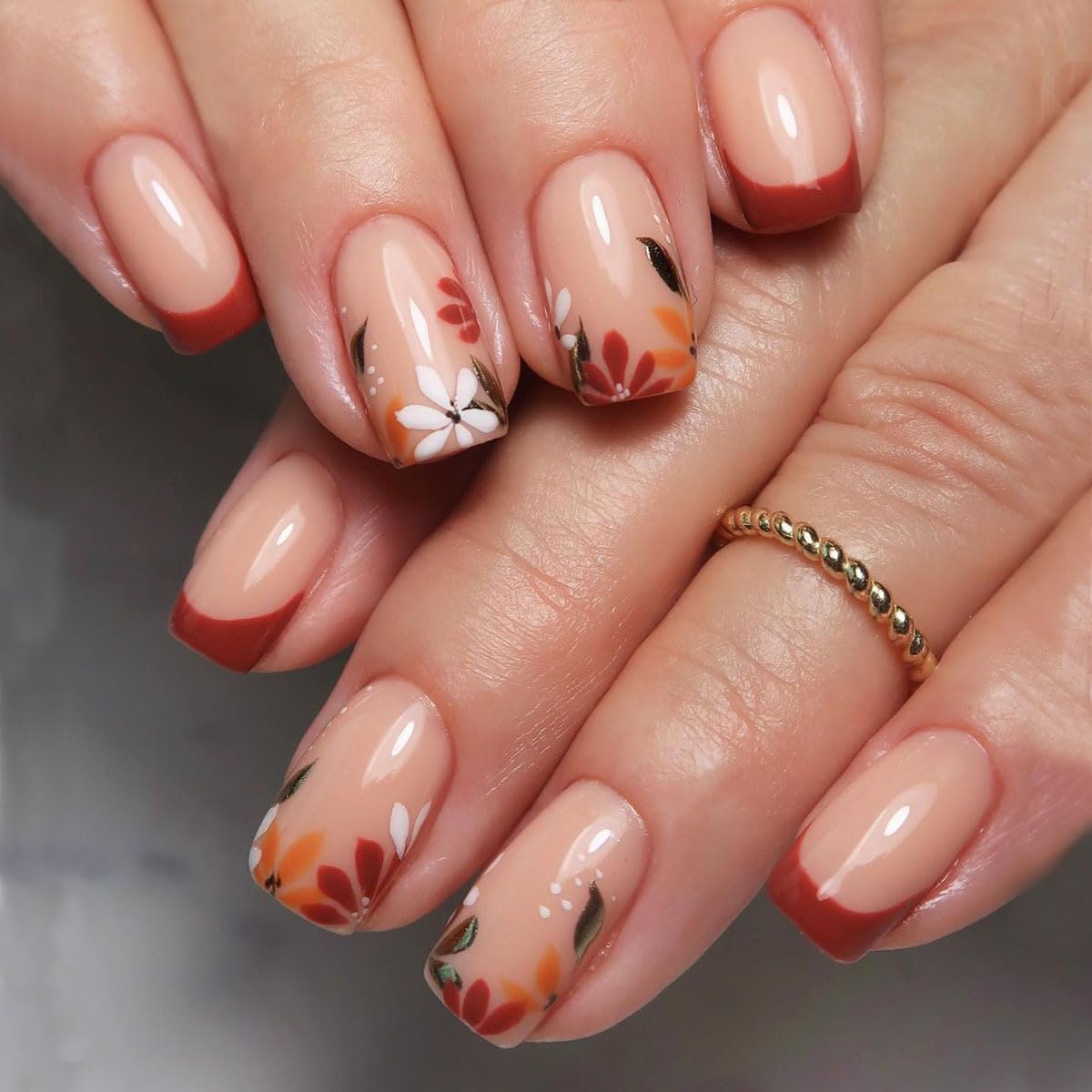 Uñas en tonos terracota