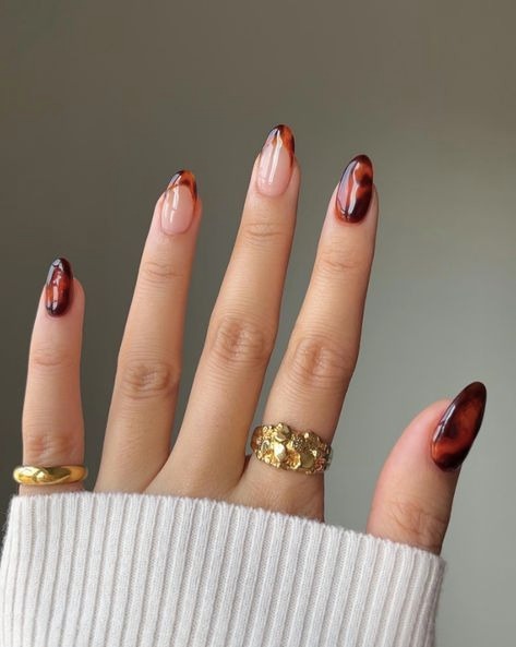 Uñas estilo mármol para otoño