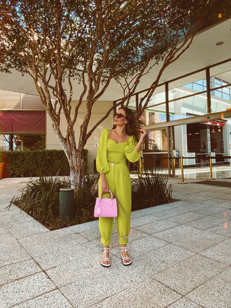 Outfit monocromático verde