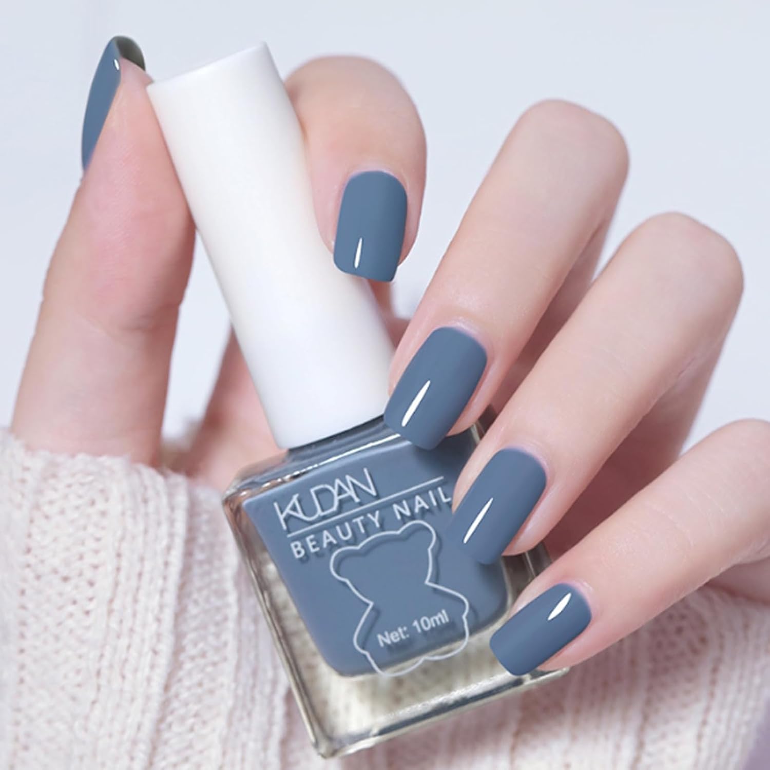 Uñas azul grisáceo